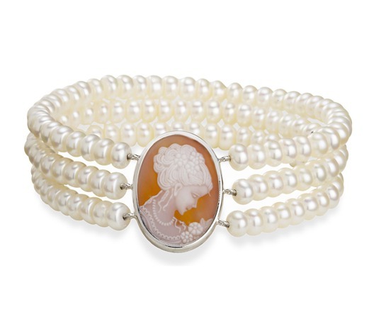 sterling silver pearl stretch bracelet with cameo